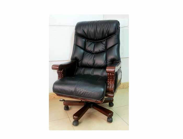 C21-BLACK Executive Italian Leather Chair (W710xD710xH1250mm). Brand: CENTURY. Made In China.